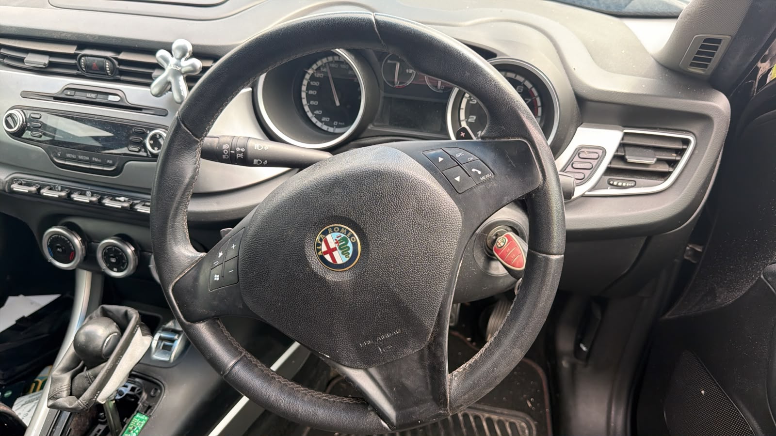 2013 Alfa Romeo Giulietta STEERING WHEEL