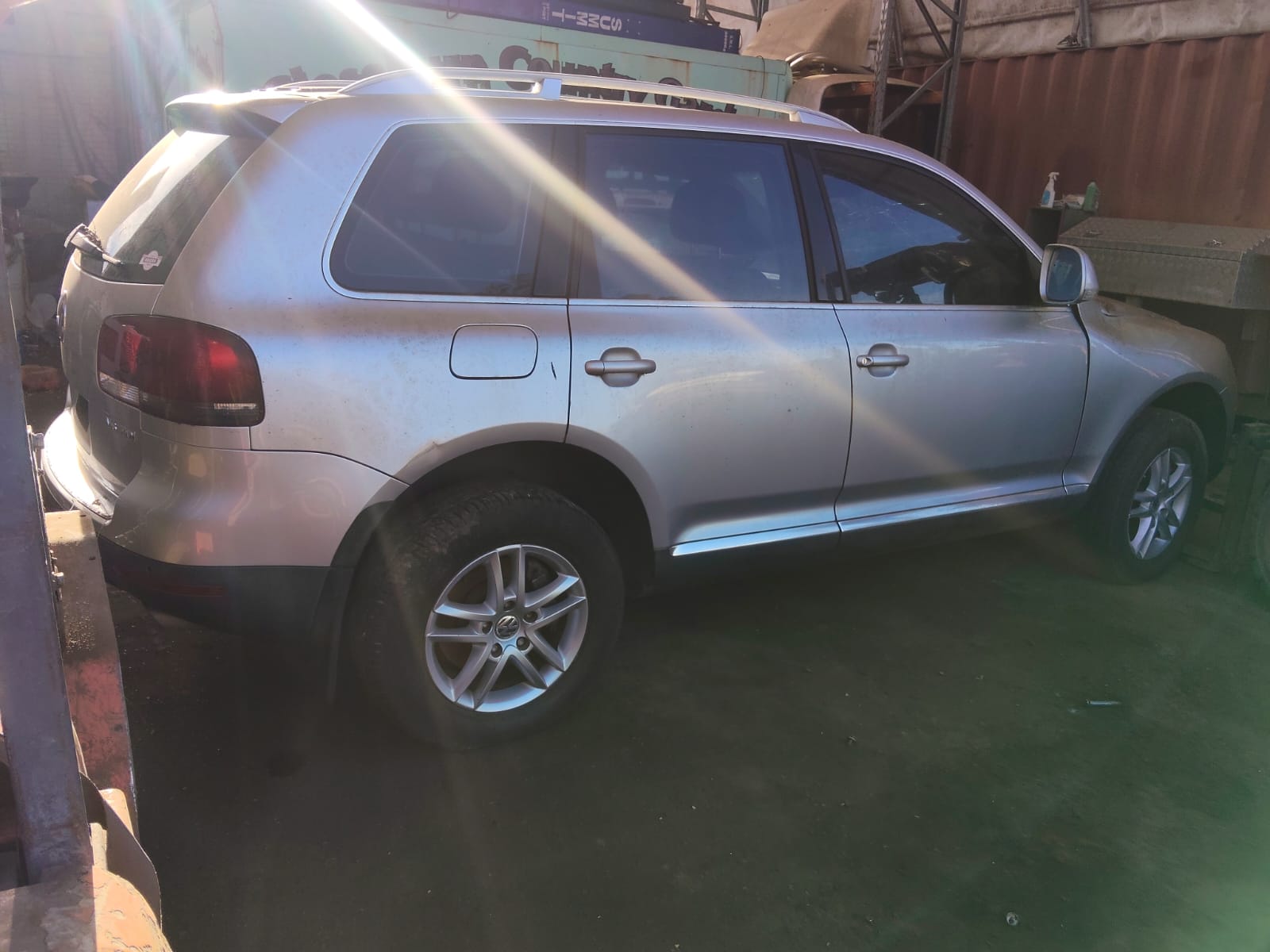 2008 VOLKSWAGEN TOUAREG RH REAR DOOR