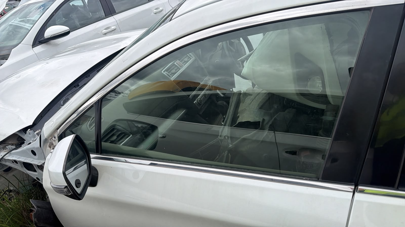 2015 Subaru Liberty L/H Front Door