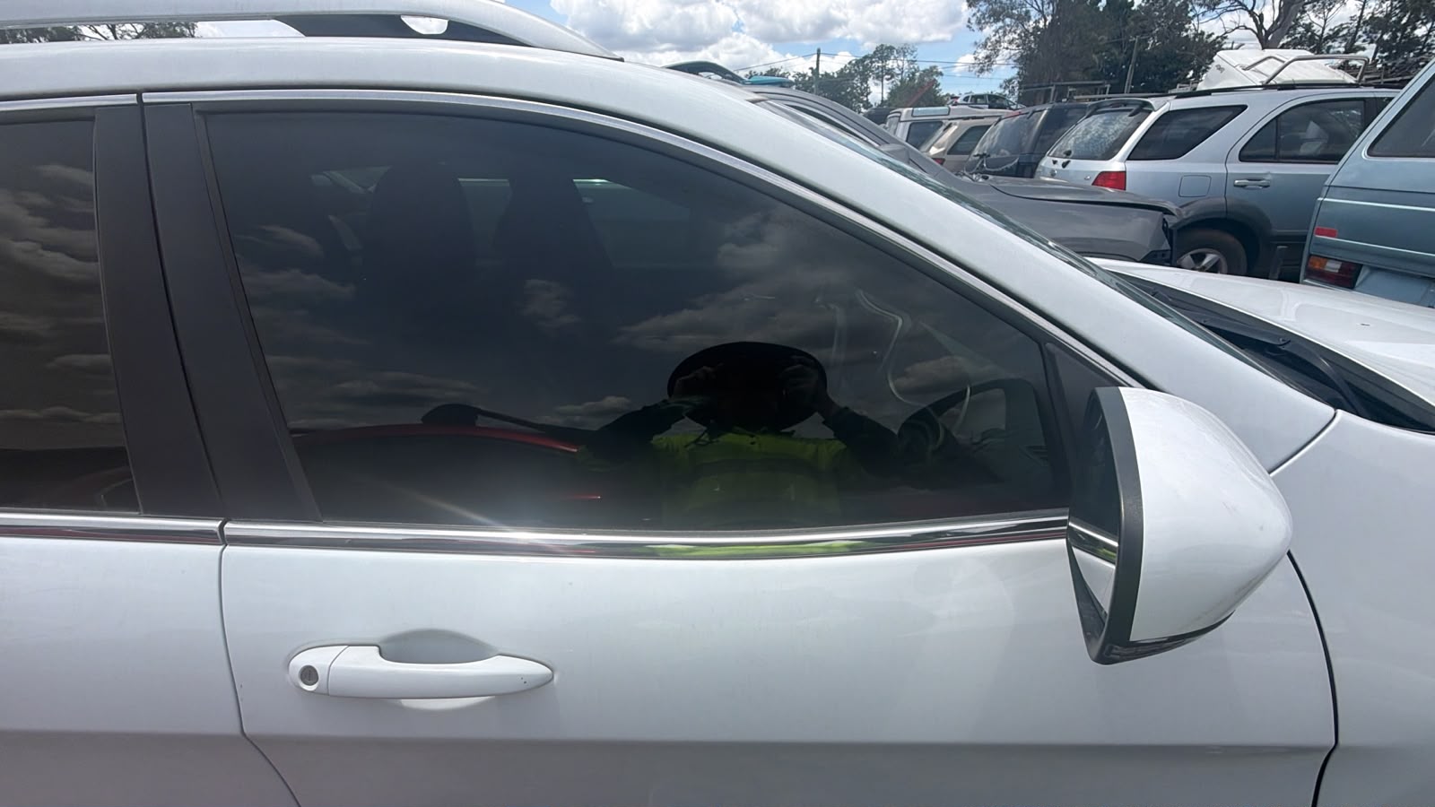 2014 Jeep Cherokee R/H FRONT DOOR