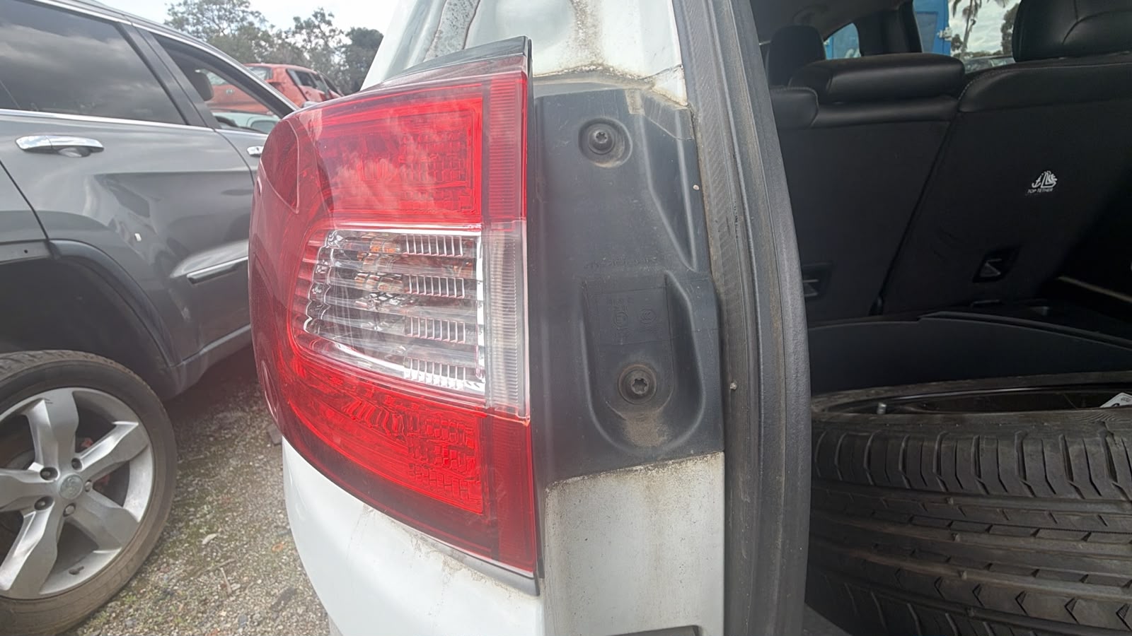 2014 Jeep Cherokee L/H TAILLIGHT