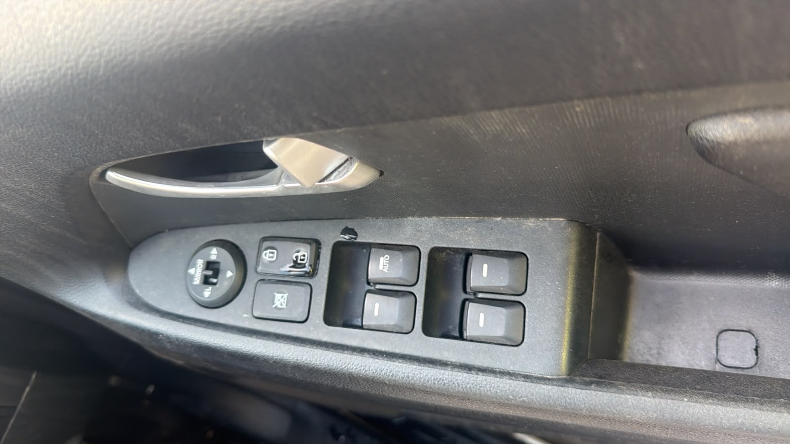 2011 Kia Sportage MASTER SWITCH