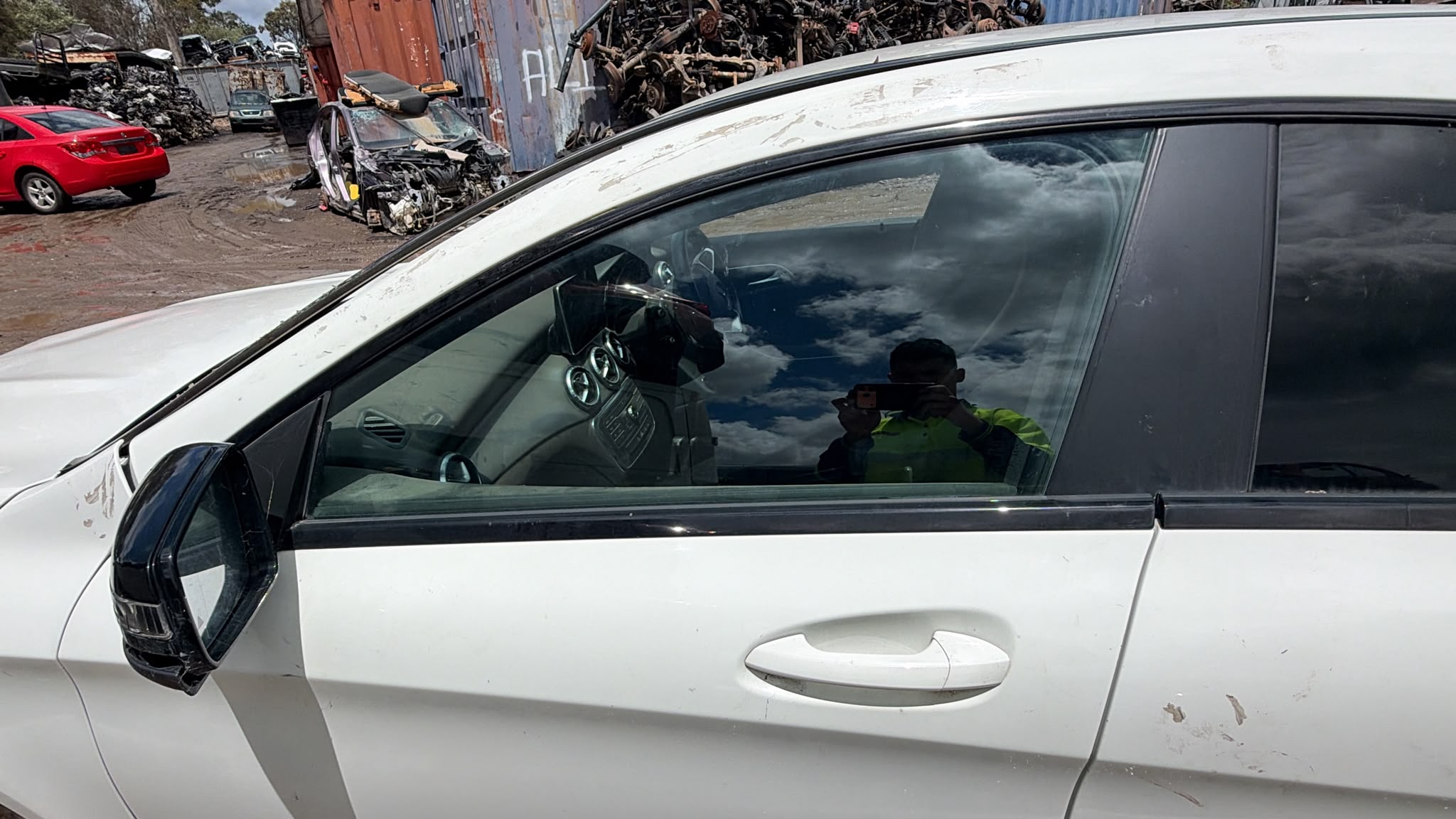 2015 Mercedes-Benz CLA200 L/H FRONT DOOR