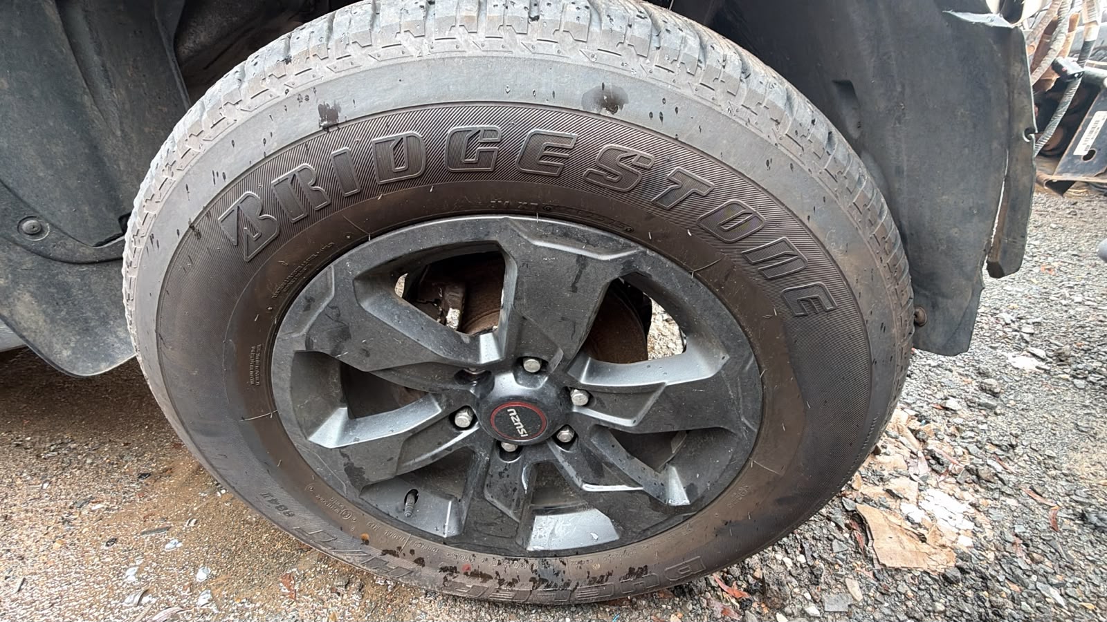 2016 Isuzu D-Max WHEEL AND TYRE