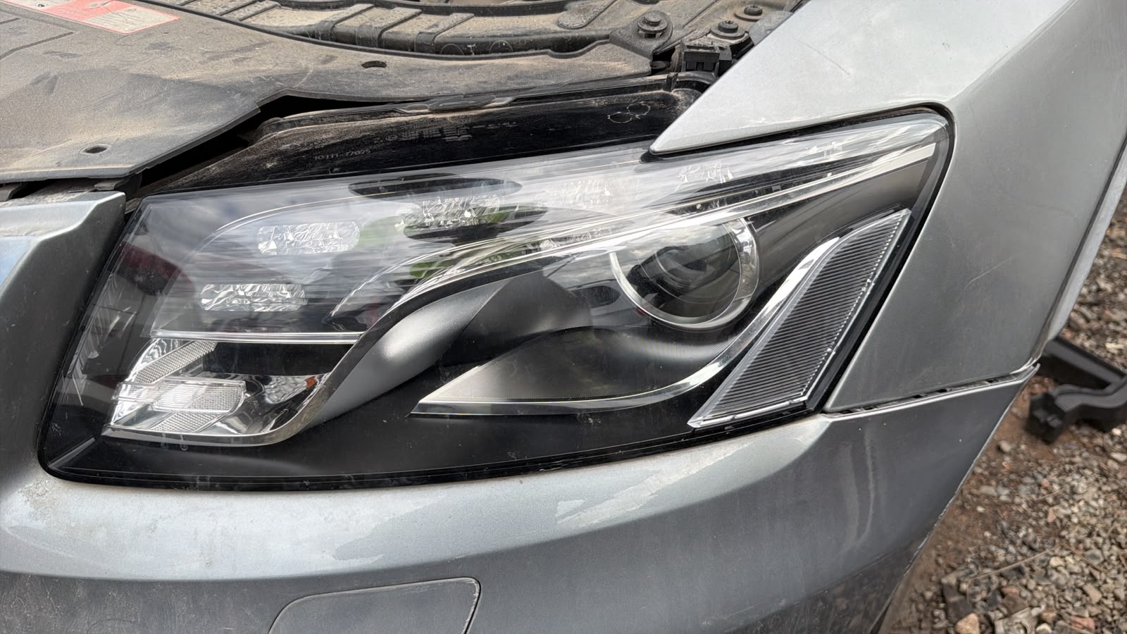 2009 Audi Q5 L/H HEADLIGHT