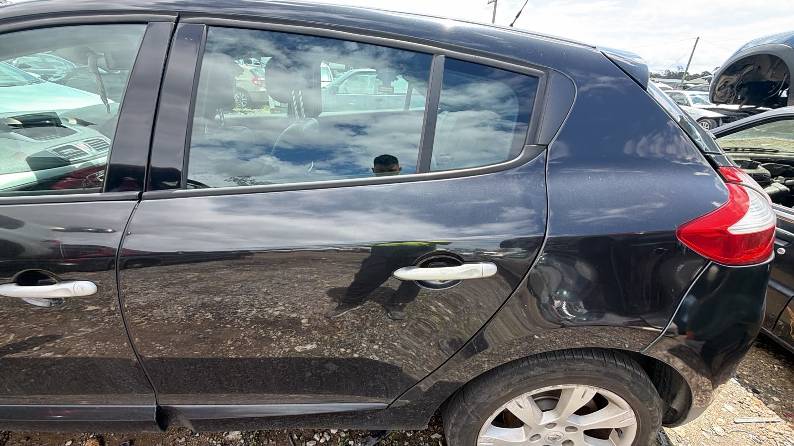 2011 Renault Megane L/H Rear Door