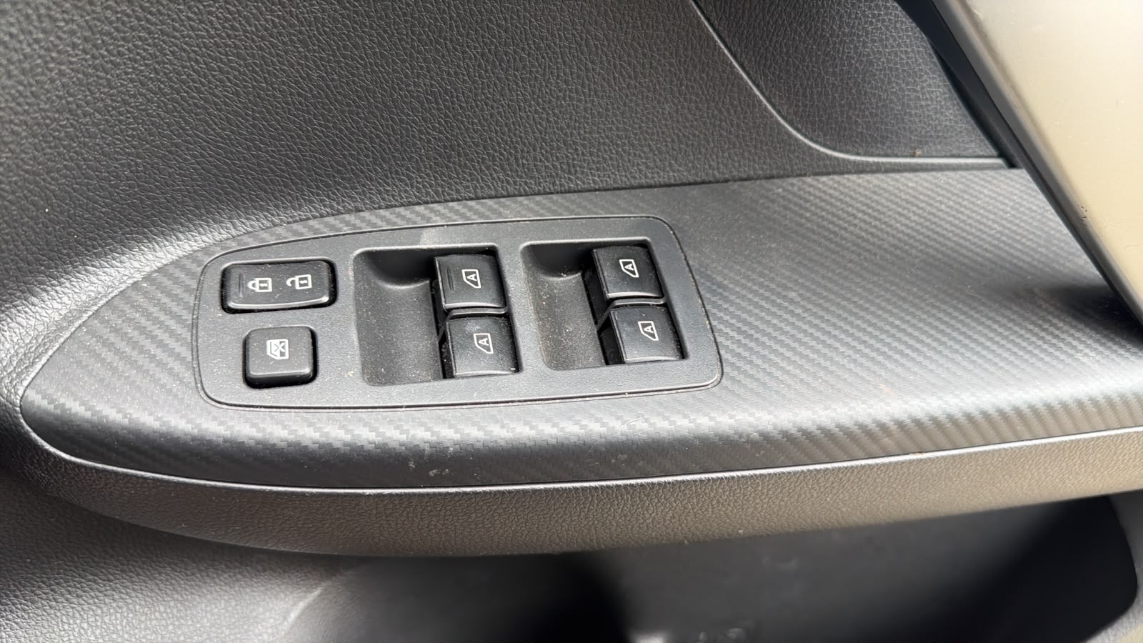 2018 Mitsubishi Eclipse Cross Master Switch