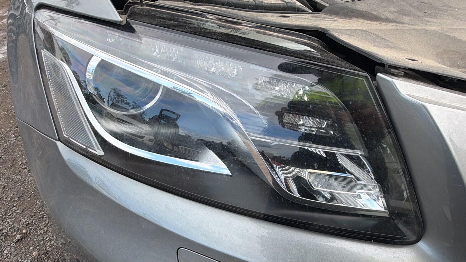 2009 Audi Q5 R/H HEADLIGHT