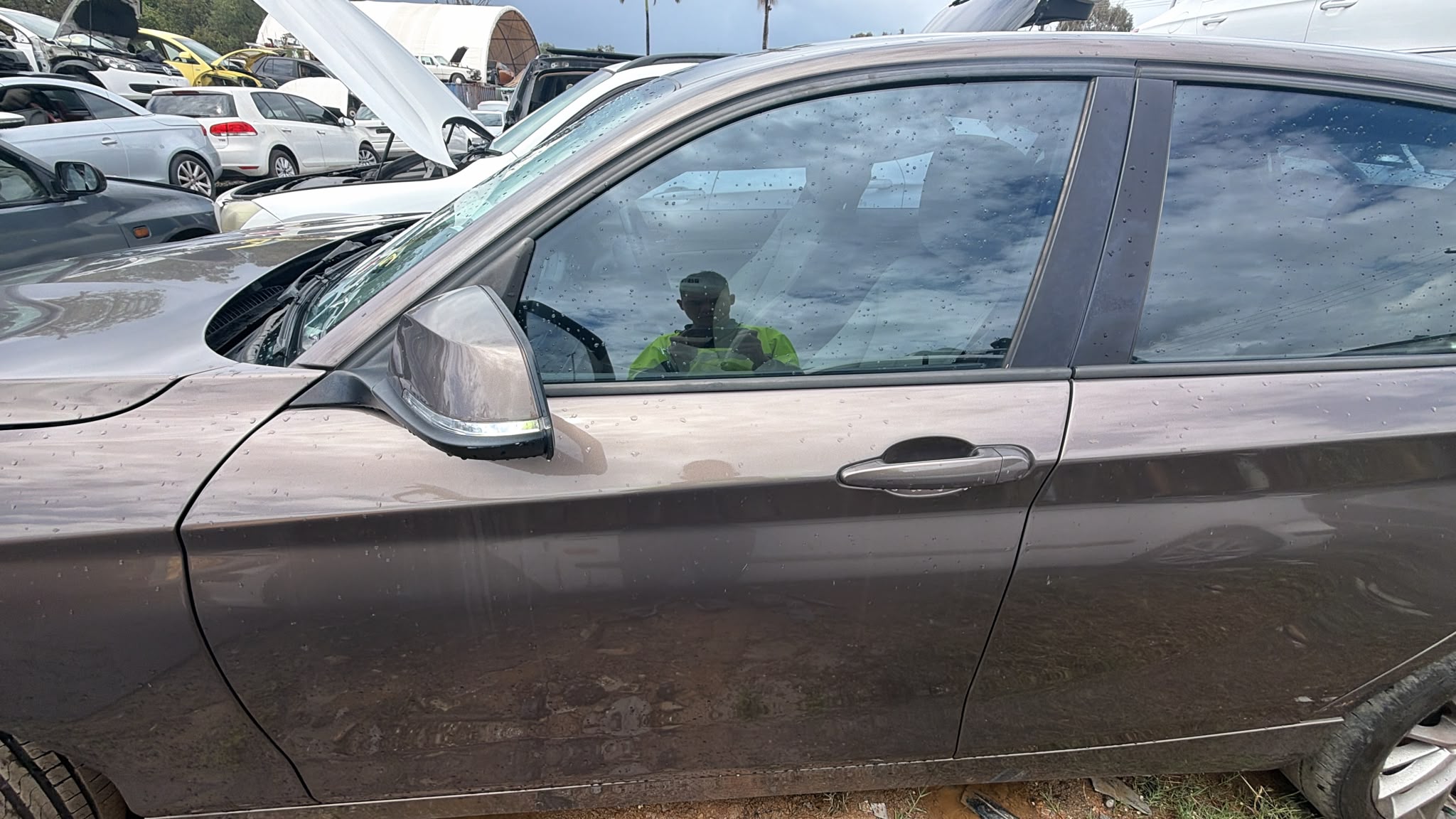 2013 BMW 118d L/H FRONT DOOR