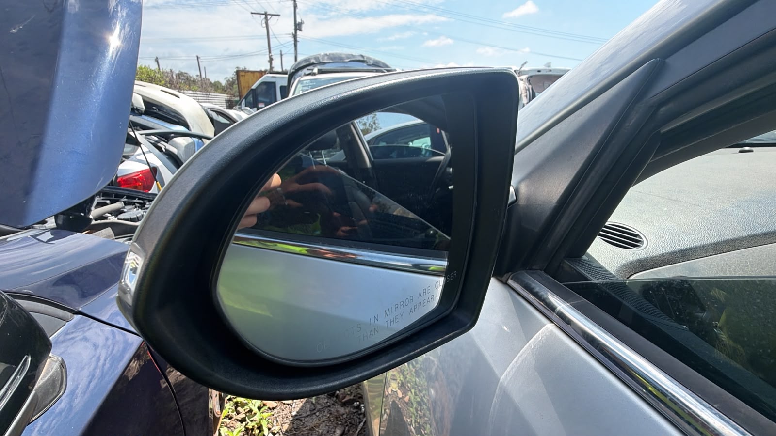2011 Kia Sportage L/H MIRROR