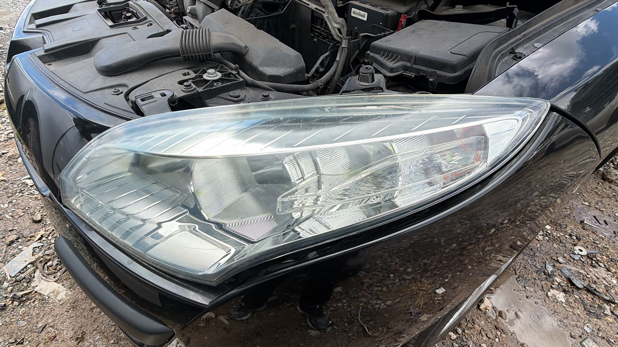 2011 Renault Megane L/H Headlight
