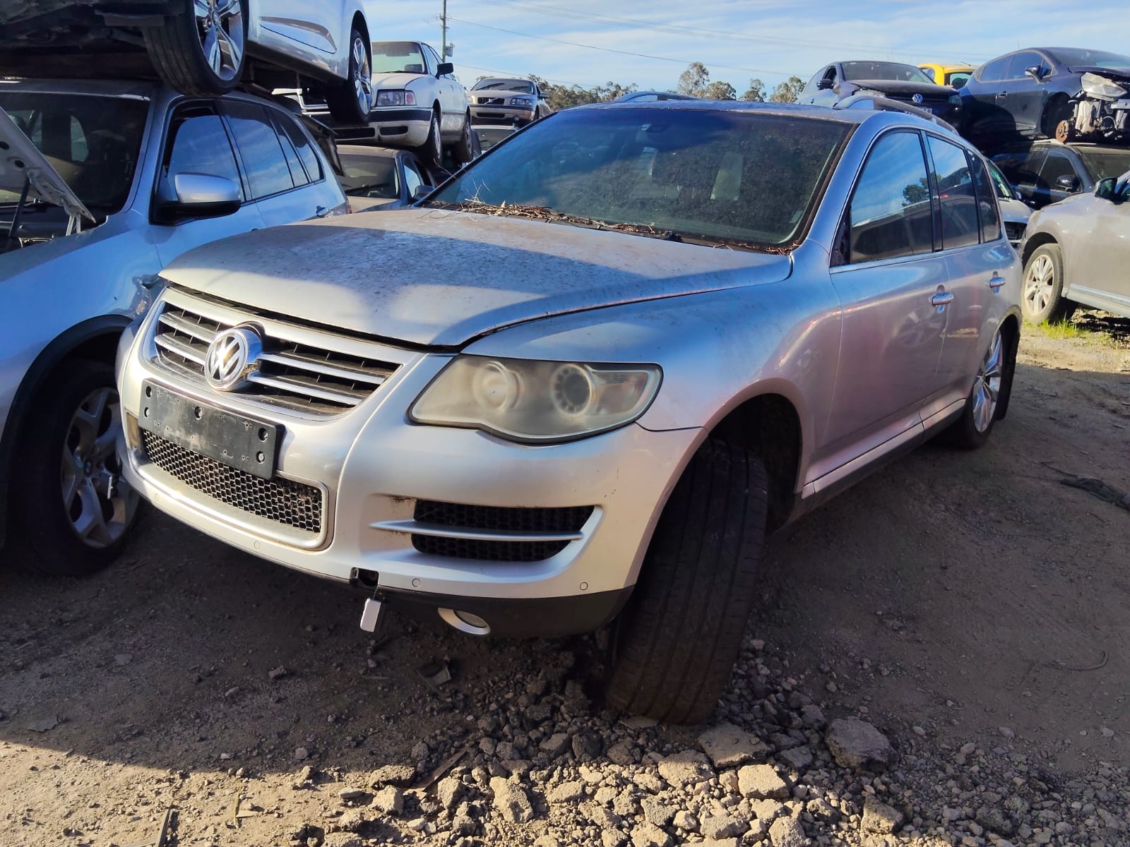 2008 VOLKSWAGEN TOUAREG LH HEADLIGHT