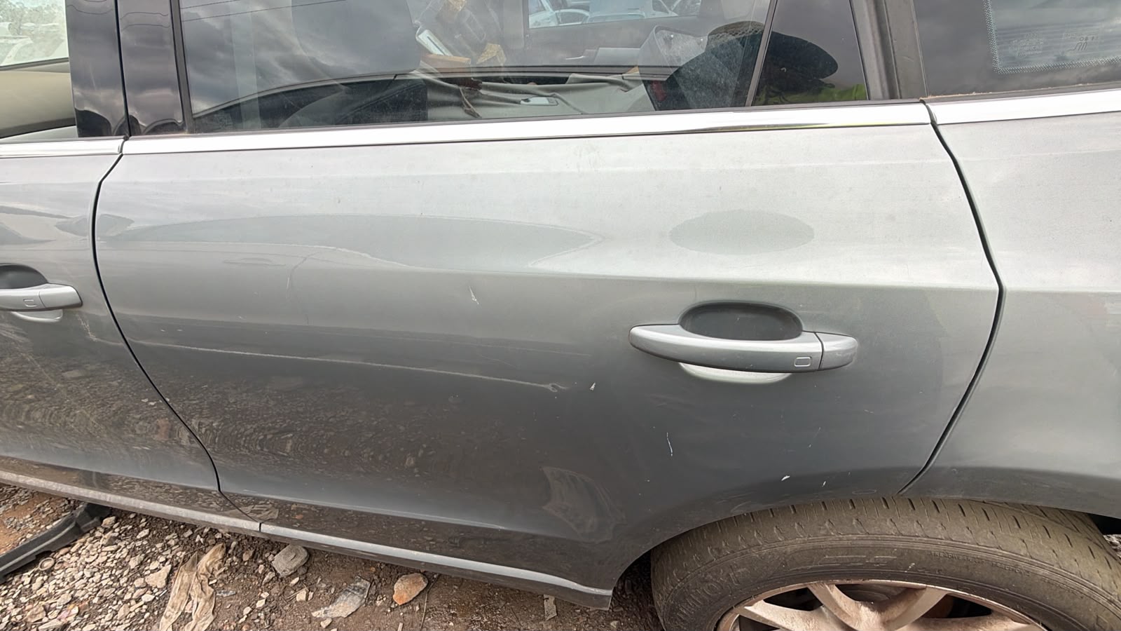 2009 Audi Q5 L/H REAR DOOR