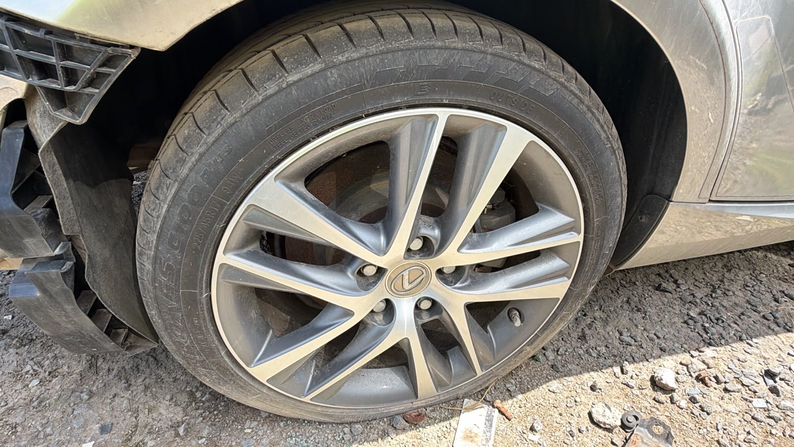 2019 Lexus IS300 Wheels and Tyres