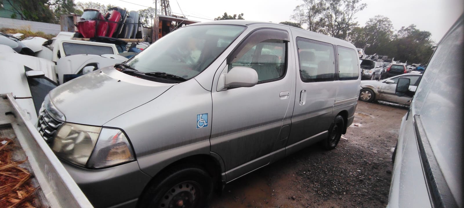 1999 Toyota Granvia / Grand HiAce